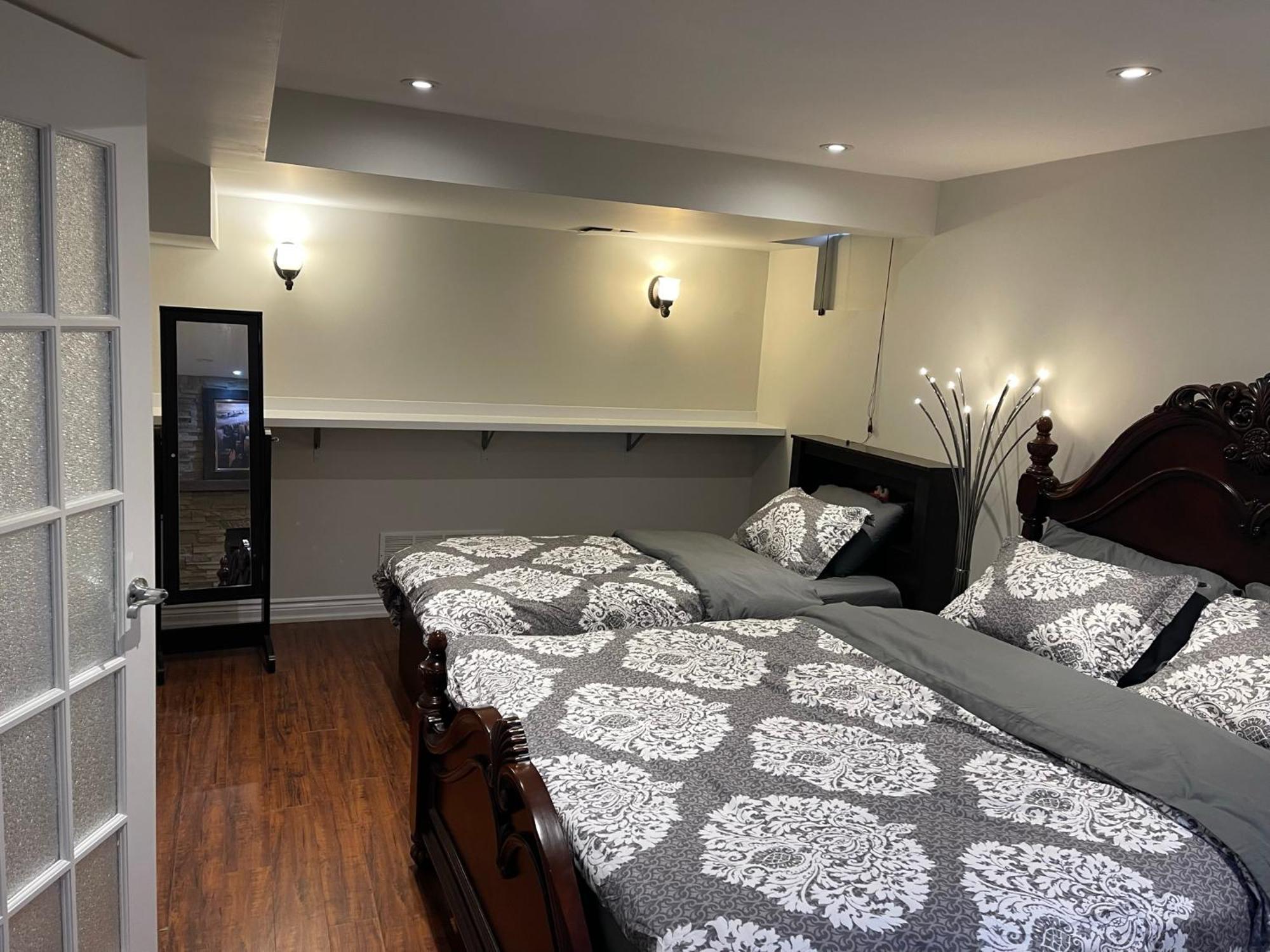Cozy Lovely Ravine Facing Suite. Mississauga Exterior foto